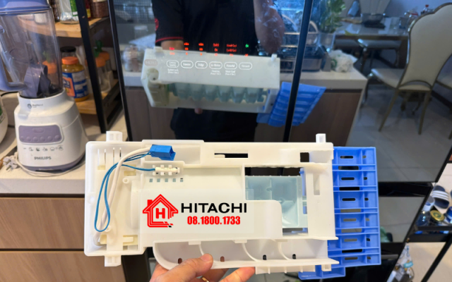 Sua tu lanh hitachi khong lam da tu dong