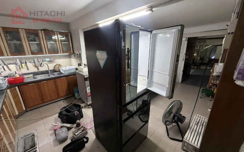 Sua tu lanh hitachi noi dia bi dong da ngan mat