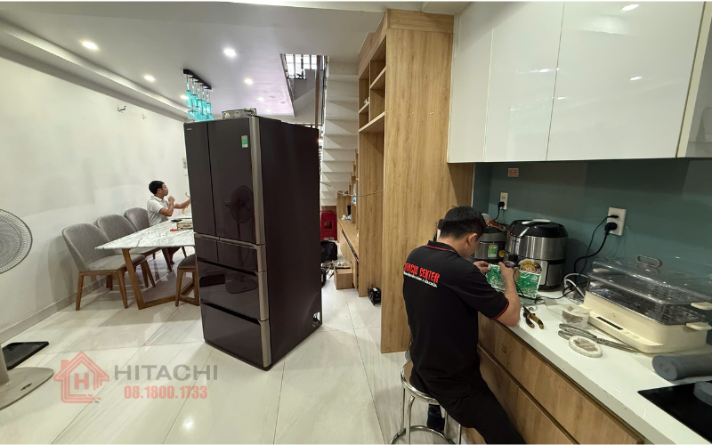 Thay bo mach block may nen tu lanh hitachi R WX74K 3